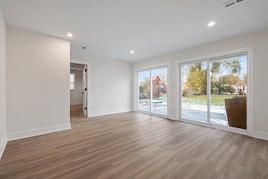 8330 45th St, Lyons, IL 60534 - photo 4