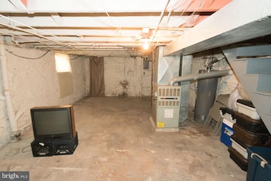 1073 Ellicott Dr, Baltimore, MD 21216 - photo 5