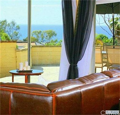 SIT DOWN OCEAN VIEW FROM LIVING ROOM