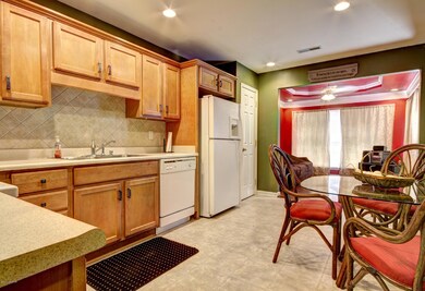 8446 Aspen Glen Way unit 8446, Louisville, KY 40228 - photo 7