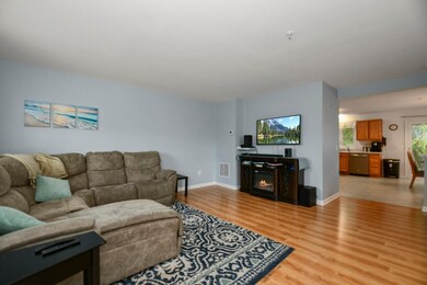 7 Buttercup Ln unit 7, South Grafton, MA 01560 - photo 4