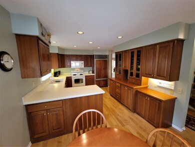 3309 Valley Creek Cir, Middleton, WI 53562 - photo 4