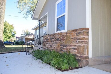 607 N 6th St, Rogers, AR 72756 - photo 2