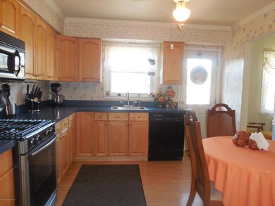 CONIFER KITCHEN 2