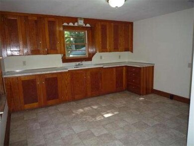 2 William Ward St, Uxbridge, MA 01569 - photo 3