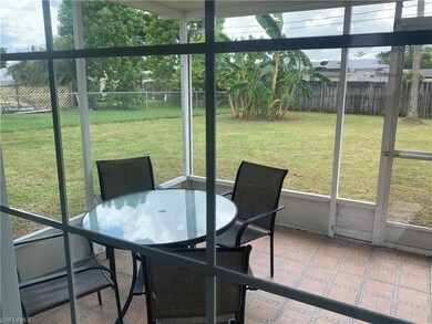 A HUGE backyard, ALL Fenced!