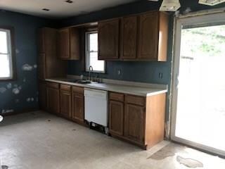 1521 9th Ave SW, Cedar Rapids, IA 52404 - photo 5