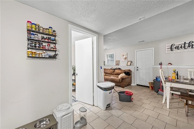 725 Chestnut St, Leavenworth, KS 66048 - photo 4