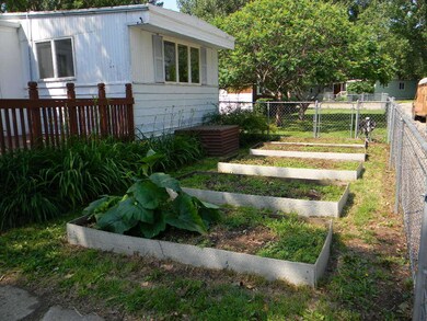 203 E Coyote St, Mandan, ND 58554 - photo 2