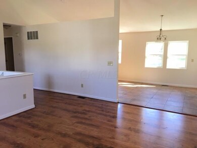 1692 Eastbrook Dr N, Columbus, OH 43223 - photo 4