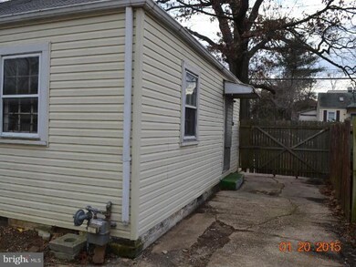 4922 Monroe St, Bladensburg, MD 20710 - photo 2