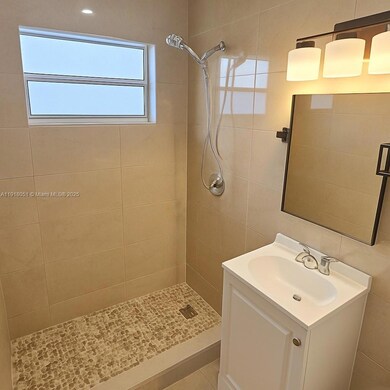 724 NW 3rd Ct unit 2, Hallandale Beach, FL 33009 - photo 3