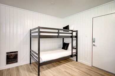 (7) Twin size bunk beds
