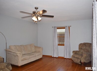 1838 W 36th St, Davenport, IA 52806 - photo 5