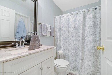 210 Wedgewood Cir, Belford, NJ 07718 - photo 5