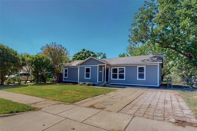 443 Harrison Ln, Hurst, TX 76053 - photo 3