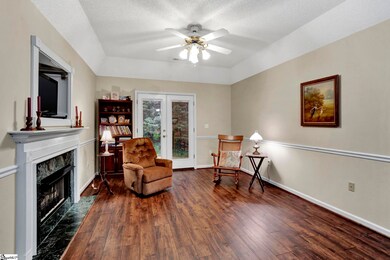 407 W Pointe Dr, Spartanburg, SC 29301 - photo 6