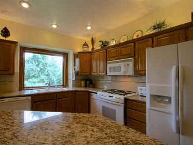 340 W Wilson Ave, Spokane, WA 99208 - photo 5