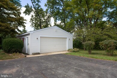 6006 Fairfield Ln, Sykesville, MD 21784 - photo 4