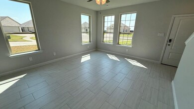 105 Seabiscuit Ct, Granbury, TX 76049 - photo 4