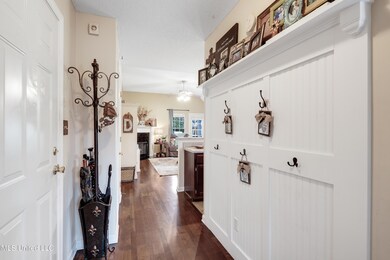 006-8531 Cross Point Dr-MLS Version