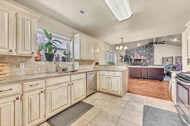 2906 Parkwood Dr unit 2, Rogers, AR 72756 - photo 4