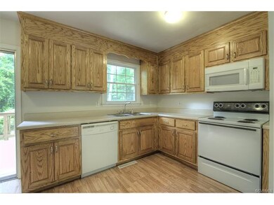 1315 Butternut Dr, Hopewell, VA 23860 - photo 6