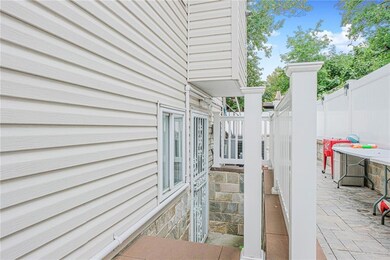 122 Guyon Ave, Staten Island, NY 10306 - photo 5