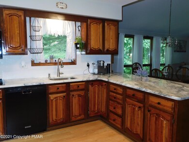 145 Laurel Ln, Effort, PA 18330 - photo 7