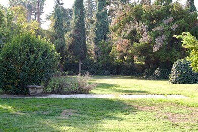 5812 E Midwick Ln, Fresno, CA 93727 - photo 3