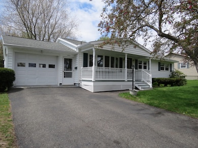 385 Benedict Rd, Pittsfield, MA 01201 - photo 2