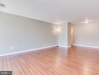 1670 Parkcrest Cir unit 200, Reston, VA 20190 - photo 4