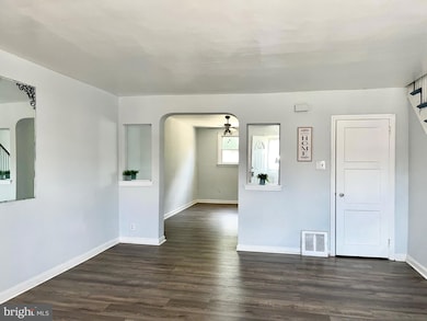 7140 Erdrick St, Philadelphia, PA 19135 - photo 4