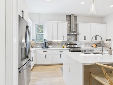 3002 Sunridge Dr, Austin, TX 78741 - photo 5