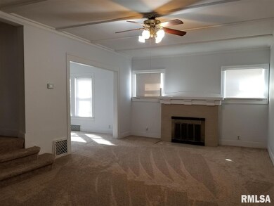 907 Pershing Ave, Davenport, IA 52803 - photo 2