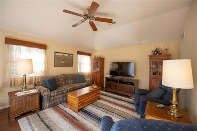 5818 Burning Tree Ln, Macungie, PA 18062 - photo 3