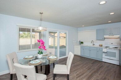 52nd_Dr_Kitchen_1