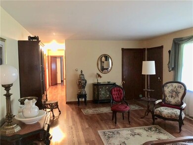 1075 Hickory Ln, Indiana, PA 15701 - photo 4