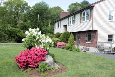 61 Revere Rd, Woburn, MA 01801 - photo 2