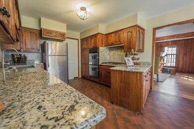 112 E Brandon Rd Columbia MO-large-007-1