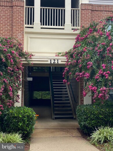 121 Timberbrook Ln unit 302, Gaithersburg, MD 20878 - photo 2