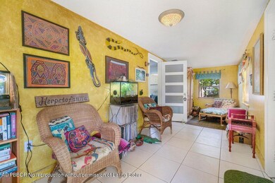 3 007 Front Room-SMALL