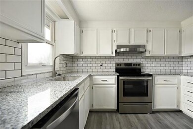 331 N Prairie Ln, Raymore, MO 64083 - photo 7