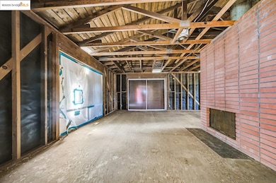 11201 Lochard St, Oakland, CA 94605 - photo 3