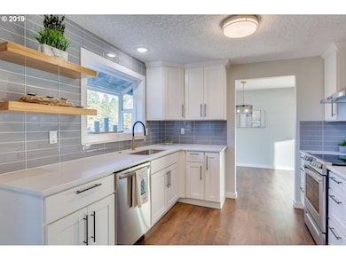 17051 SE Rock Creek Ct, Clackamas, OR 97015 - photo 2