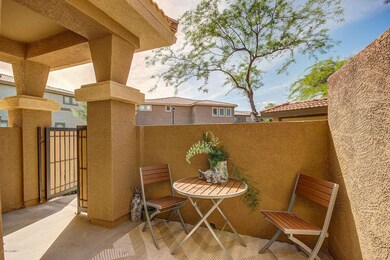 Private Courtyard & Entry