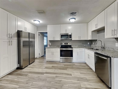 10916 N 14th St, Tampa, FL 33612 - photo 4