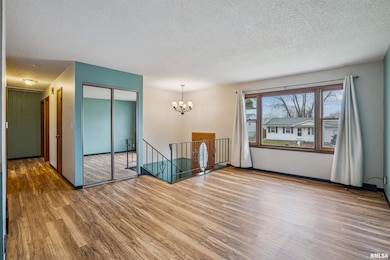 6504 Cedar St, Davenport, IA 52806 - photo 3