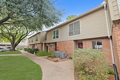 5005 Georgi Ln unit 73, Houston, TX 77092 - photo 5