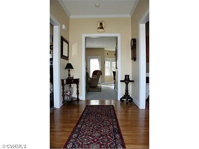 Foyer - greet your guests with this stunning foyer